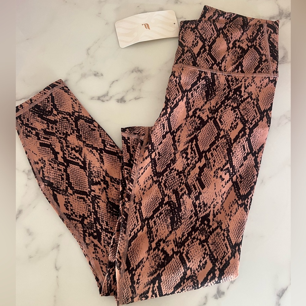 Fabletics leggings size Small NWT
